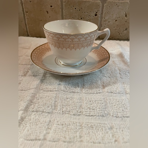 Crown Staffordshire classic lattice design - Picture 3 of 6